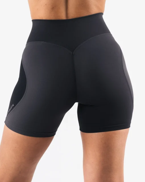 Aura Short 5"