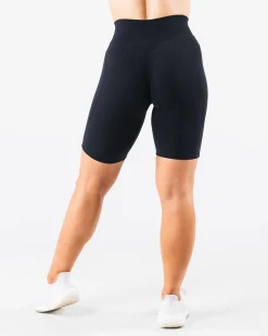 Aura Short 9