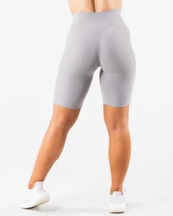 Aura Short 9