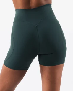 Aura Short 5