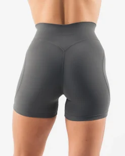 Aura Short 5