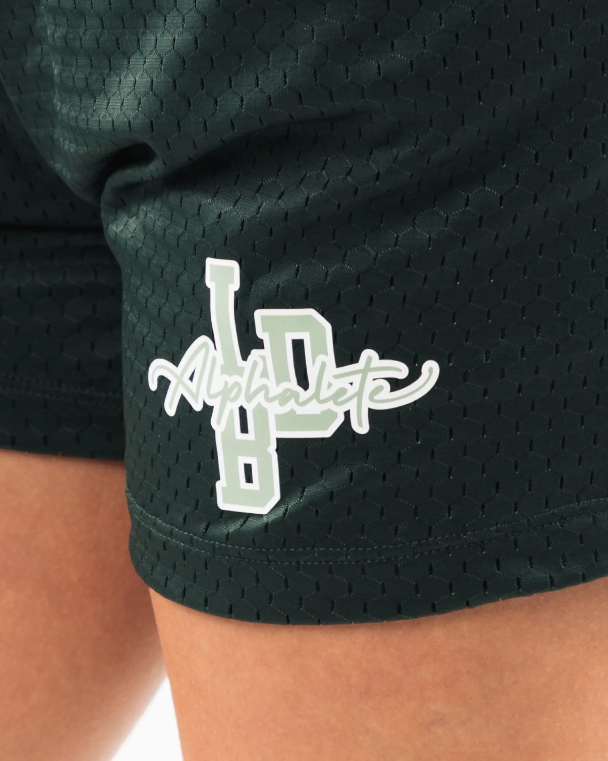 Signature Mesh Short 4"