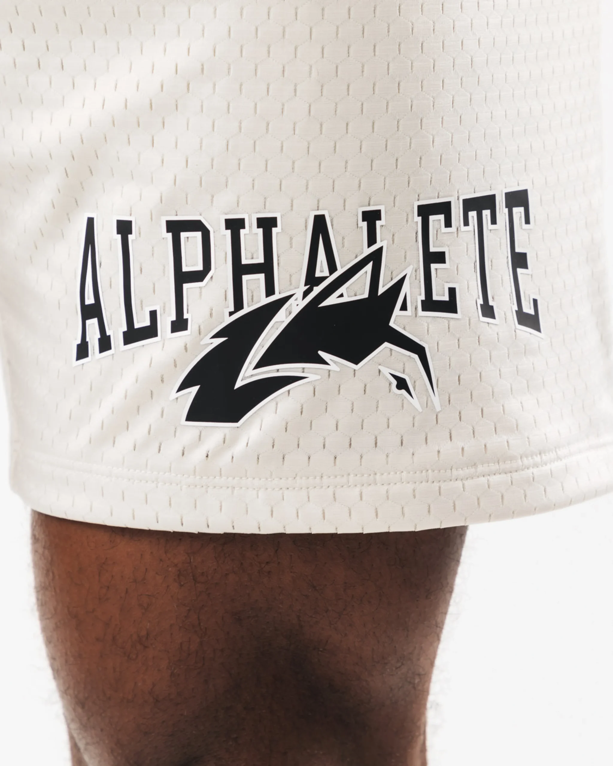 Wolf Head Mesh Short 6"